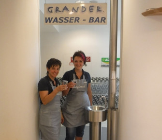 GRANDER-Wasserbar im Kaufhaus Hubermann in Stainz erfreut Kunden und Mitarbeiter